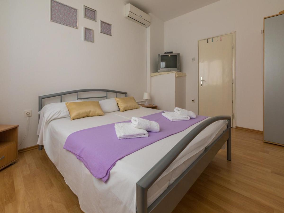Apartment Roni 茨里克韦尼察 外观 照片